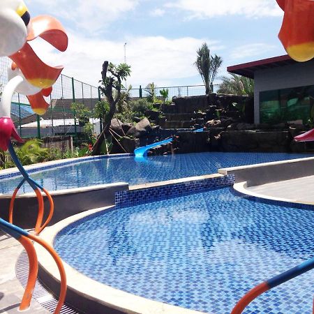 Maxonehotels At Resort Makasar Exteriér fotografie